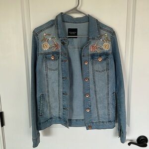 Cavalini Light Wash Floral Embroidered Denim Jacket.